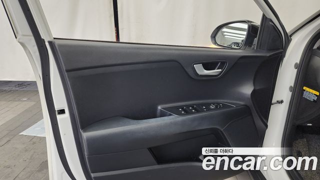 Kia Stonic 2019 — photo 14