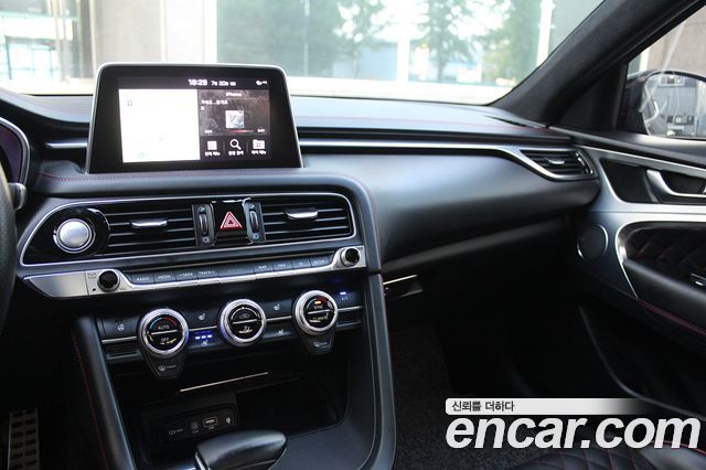 Genesis G70 2018 — photo 12