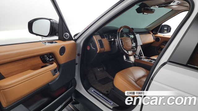 Land Rover Range Rover 2022 — photo 10