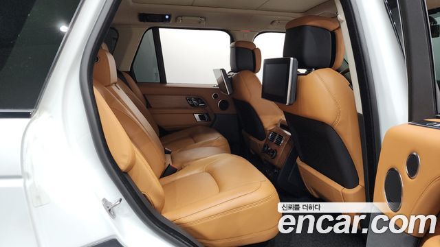 Land Rover Range Rover 2022 — photo 12