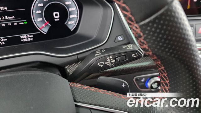 Audi SQ5 2023 — photo 28