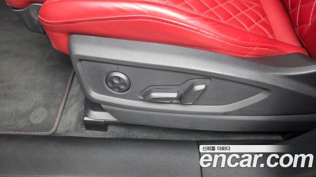 Audi SQ5 2023 — photo 32