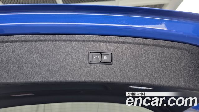 Audi SQ5 2023 — photo 36