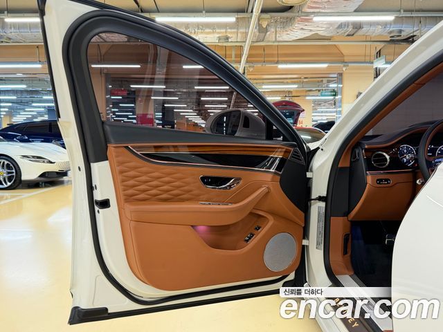 Bentley Flying Spur 2020 — photo 10