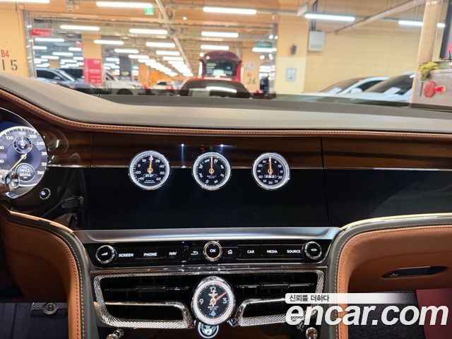 Bentley Flying Spur 2020 — photo 14