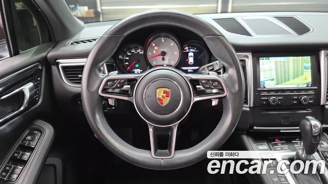 Porsche Macan 2015 — photo 13
