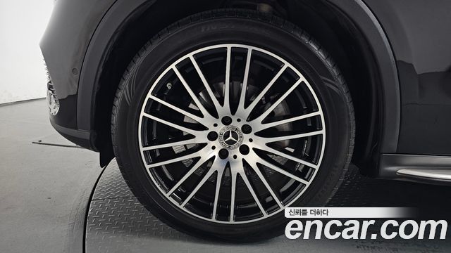 Mercedes-Benz GLC-Class 2023 — photo 5