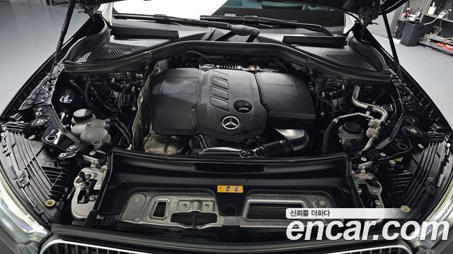 Mercedes-Benz GLC-Class 2023 — photo 6