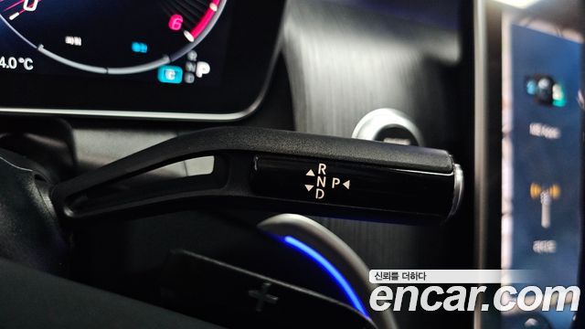 Mercedes-Benz GLC-Class 2023 — photo 12
