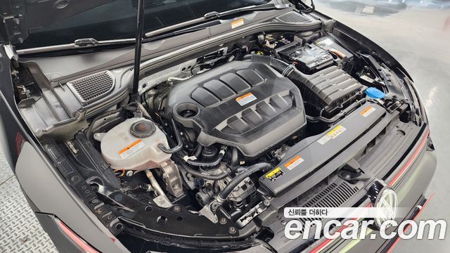 Volkswagen Golf 2025 — photo 6