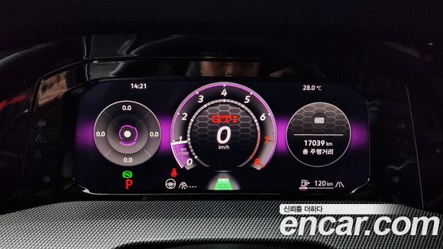 Volkswagen Golf 2025 — photo 11