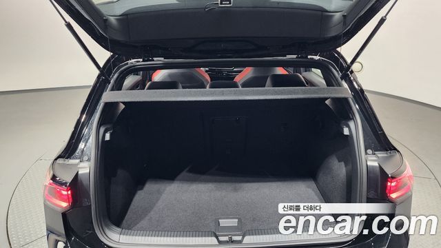 Volkswagen Golf 2025 — photo 25