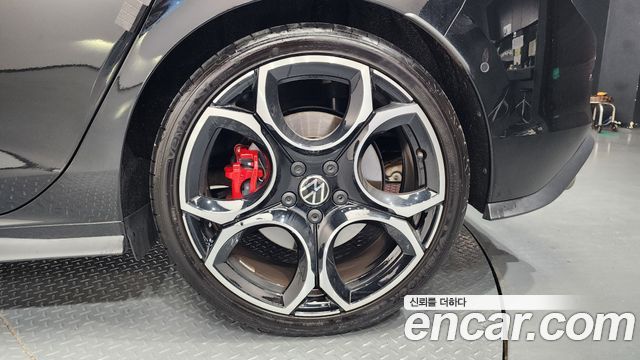 Volkswagen Golf 2025 — photo 7