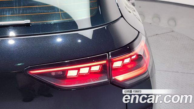 Volkswagen Golf 2025 — photo 9