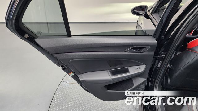 Volkswagen Golf 2025 — photo 15