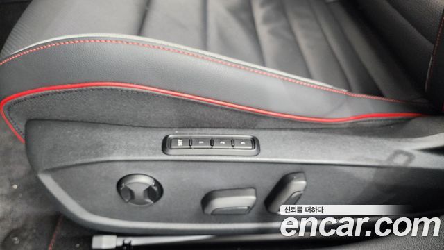 Volkswagen Golf 2025 — photo 31