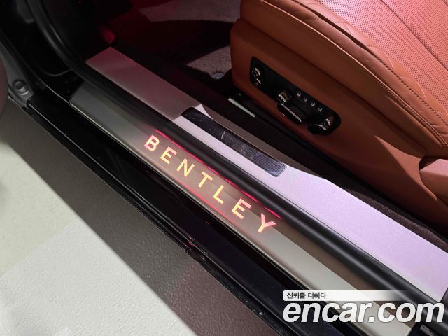 Bentley Continental 2020 — photo 9