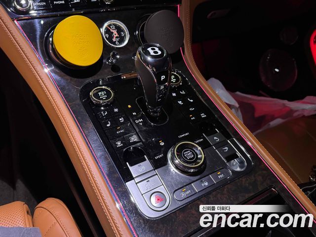 Bentley Continental 2020 — photo 13