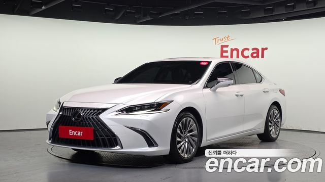 Lexus ES 2024 — photo 1