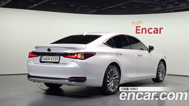Lexus ES 2024 — photo 2