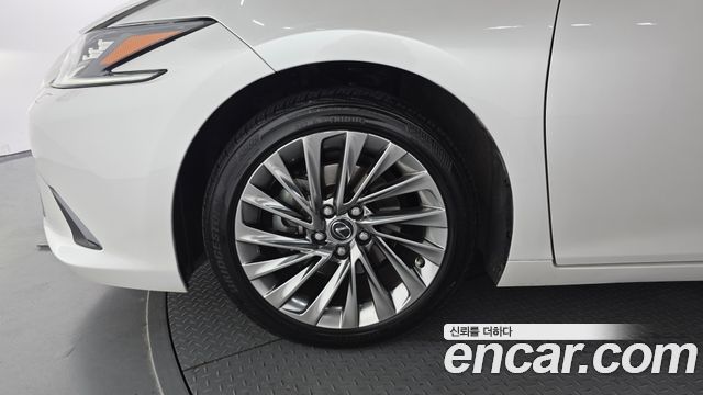 Lexus ES 2024 — photo 5