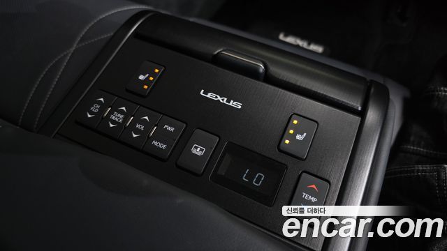 Lexus ES 2024 — photo 18