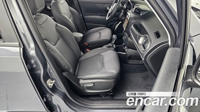 Jeep Renegade 2023 — photo 16