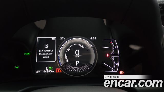 Lexus ES 2019 — photo 11