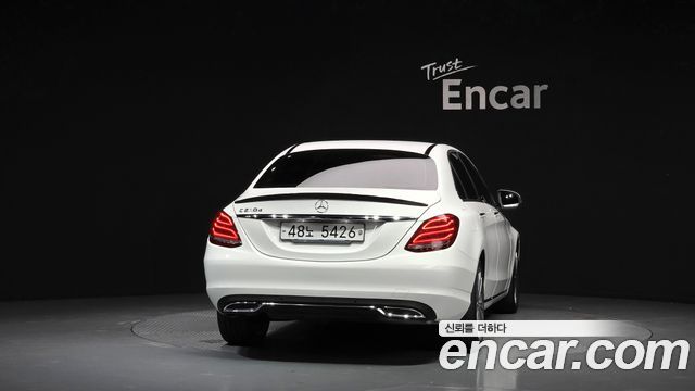 Mercedes-Benz C-Class 2018 — photo 4