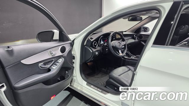Mercedes-Benz C-Class 2018 — photo 10