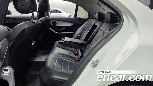 Mercedes-Benz C-Class 2018 — photo 11