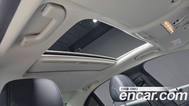 Mercedes-Benz C-Class 2018 — photo 19