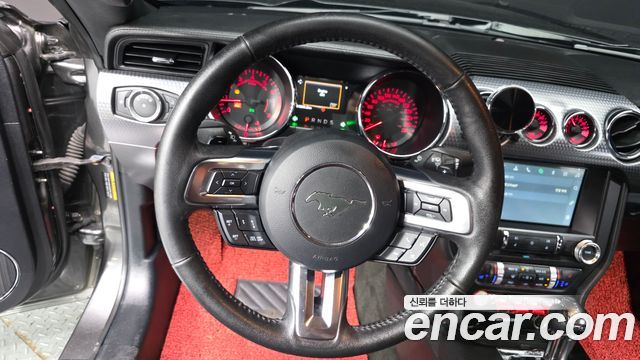 Ford Mustang 2017 — photo 13