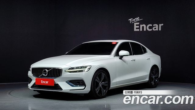 Volvo S60 2021 — photo 1