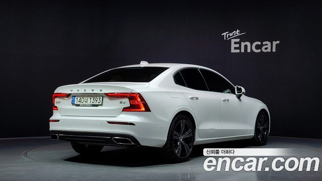Volvo S60 2021 — photo 2
