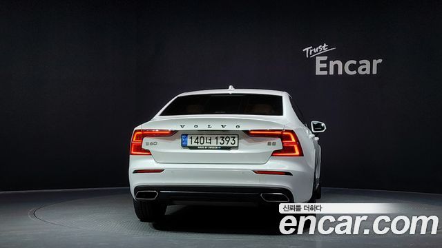 Volvo S60 2021 — photo 4