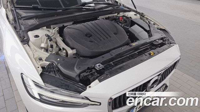 Volvo S60 2021 — photo 6