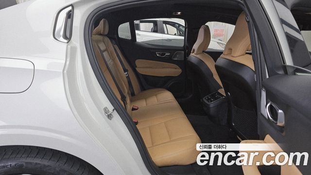 Volvo S60 2021 — photo 12