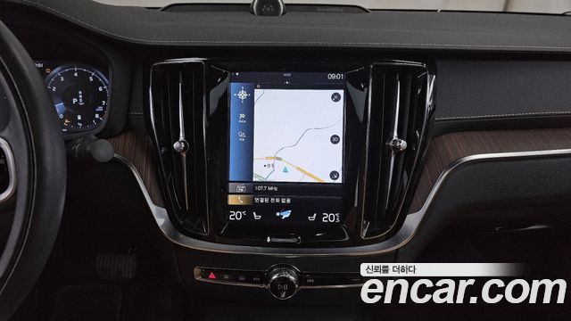 Volvo S60 2021 — photo 14