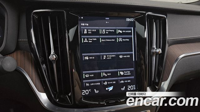 Volvo S60 2021 — photo 16