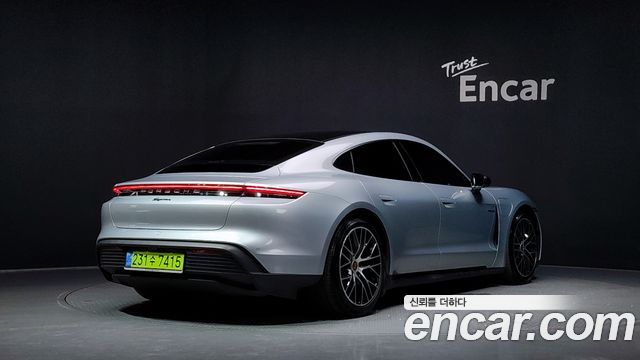 Porsche Taycan 2023 — photo 2