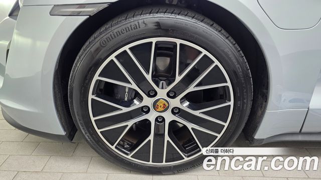 Porsche Taycan 2023 — photo 5