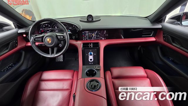 Porsche Taycan 2023 — photo 10