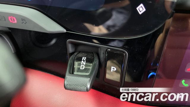 Porsche Taycan 2023 — photo 12