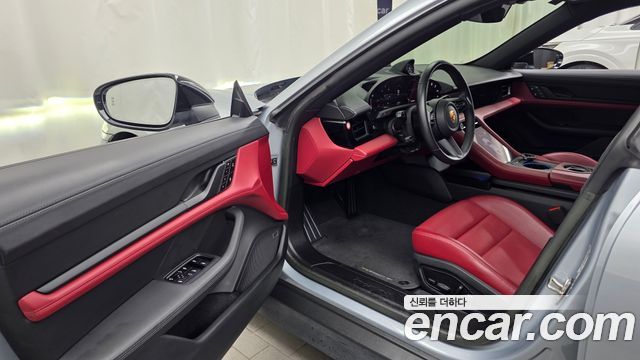Porsche Taycan 2023 — photo 13