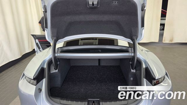 Porsche Taycan 2023 — photo 26