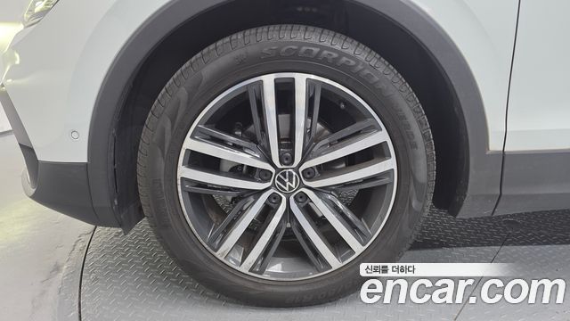 Volkswagen Tiguan 2021 — photo 5