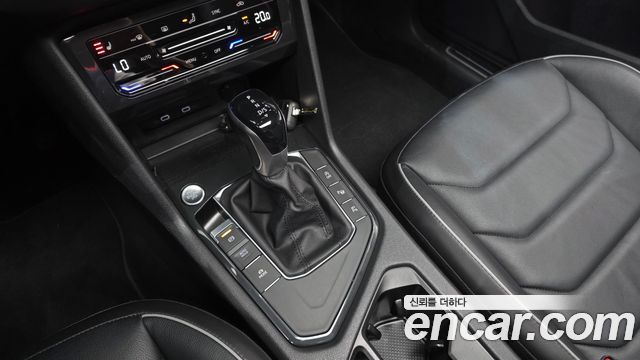 Volkswagen Tiguan 2021 — photo 9