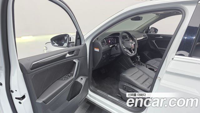 Volkswagen Tiguan 2021 — photo 10