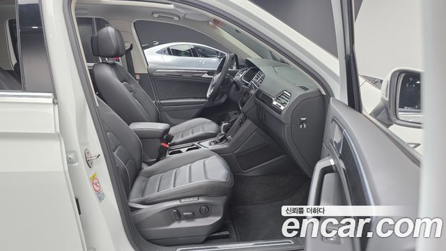 Volkswagen Tiguan 2021 — photo 11